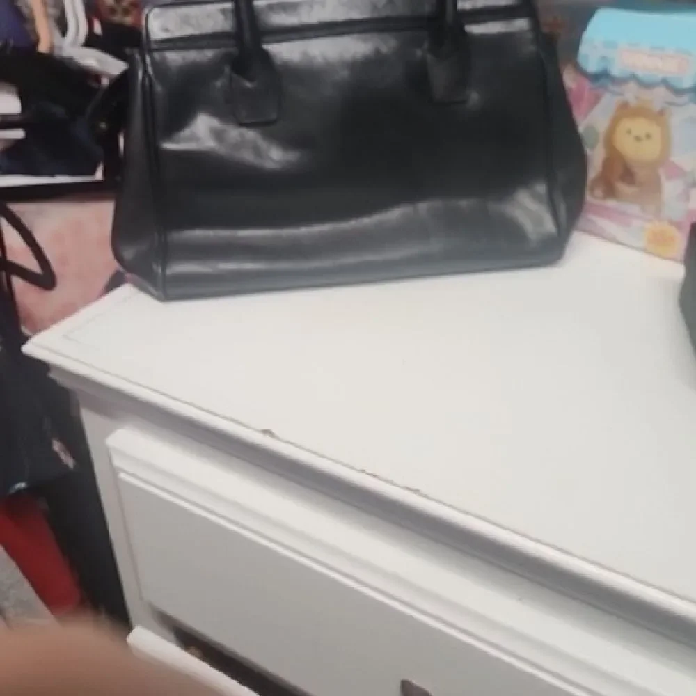 Etienne Aigner Leather Handbag - Picture 7 of 8